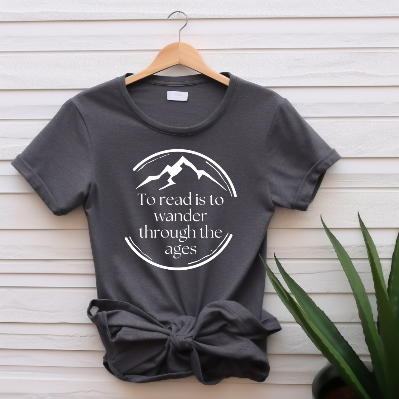 "To read is to wander through the ages" T-shirt