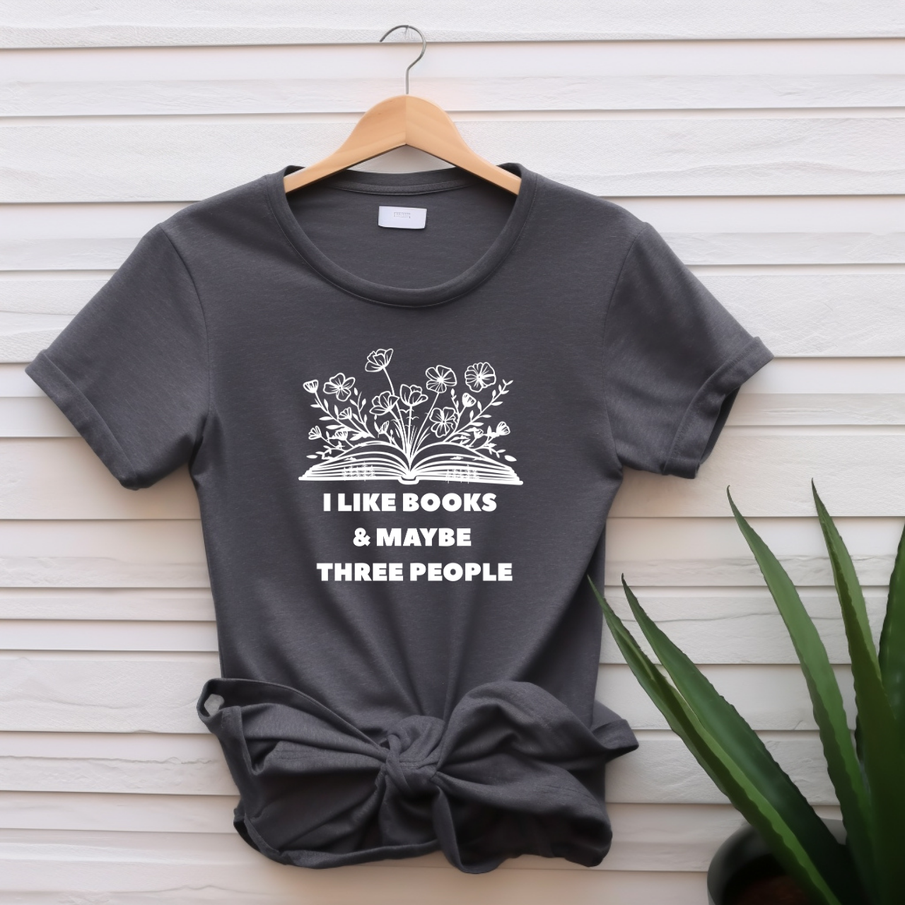 "I like books" T-shirt